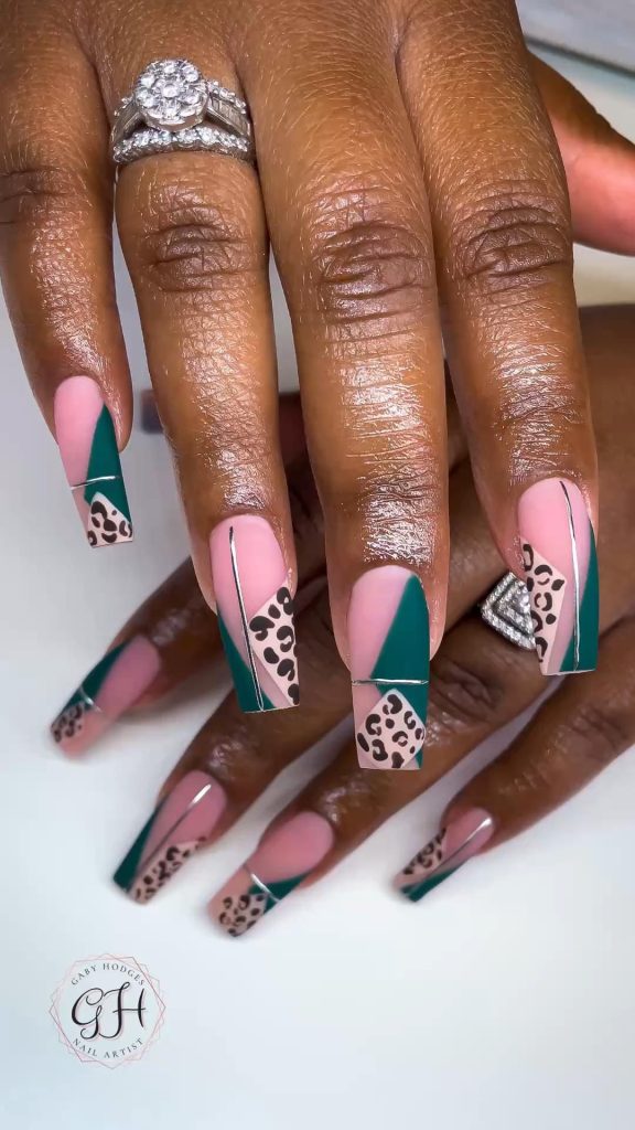 Green Cheetah 🐆 Follow me on Instagram for more designs @GabyHodgesNails. Link in Bio!