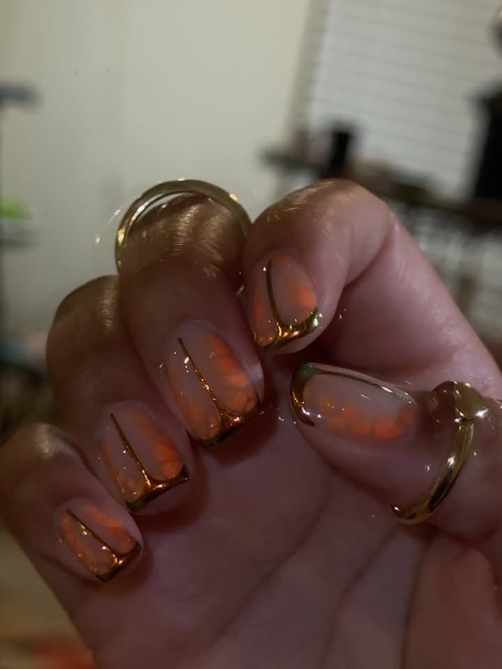 croc x gel mani 🏜️🐊🧡  –  – #gelmani #orangenails #sunset #orange