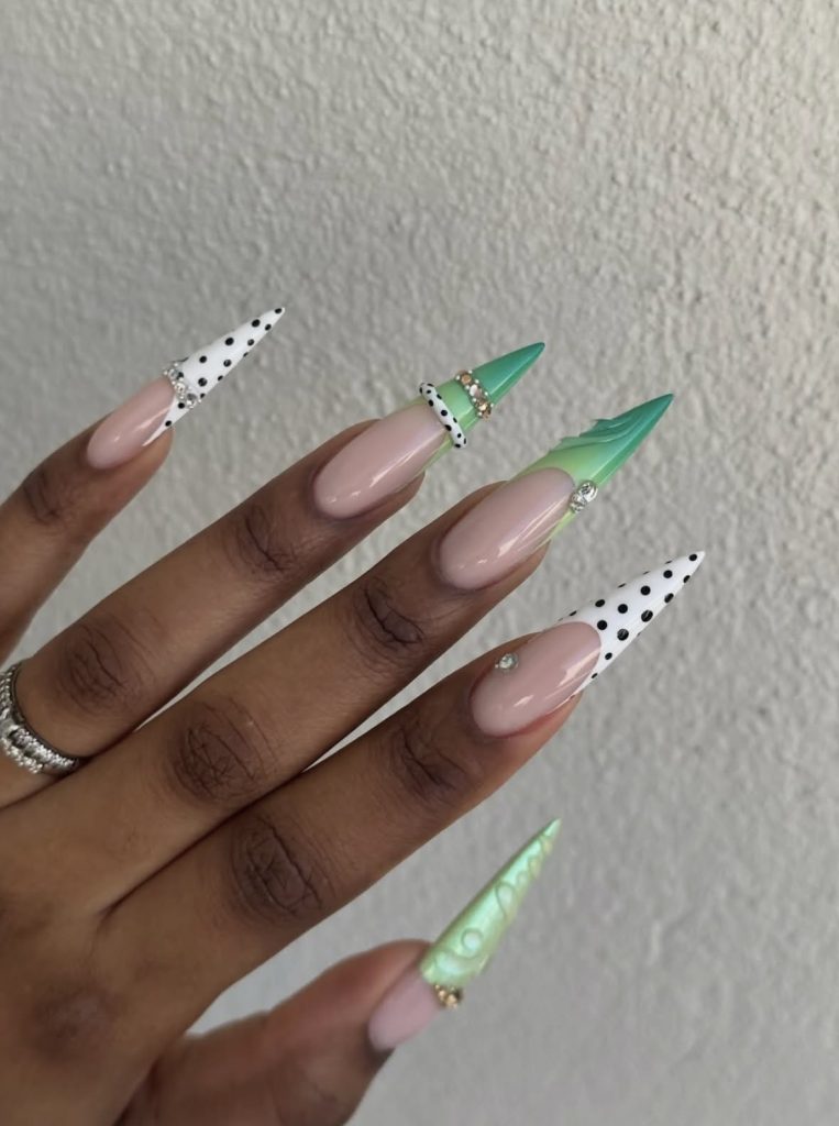 @by.tnails on ig