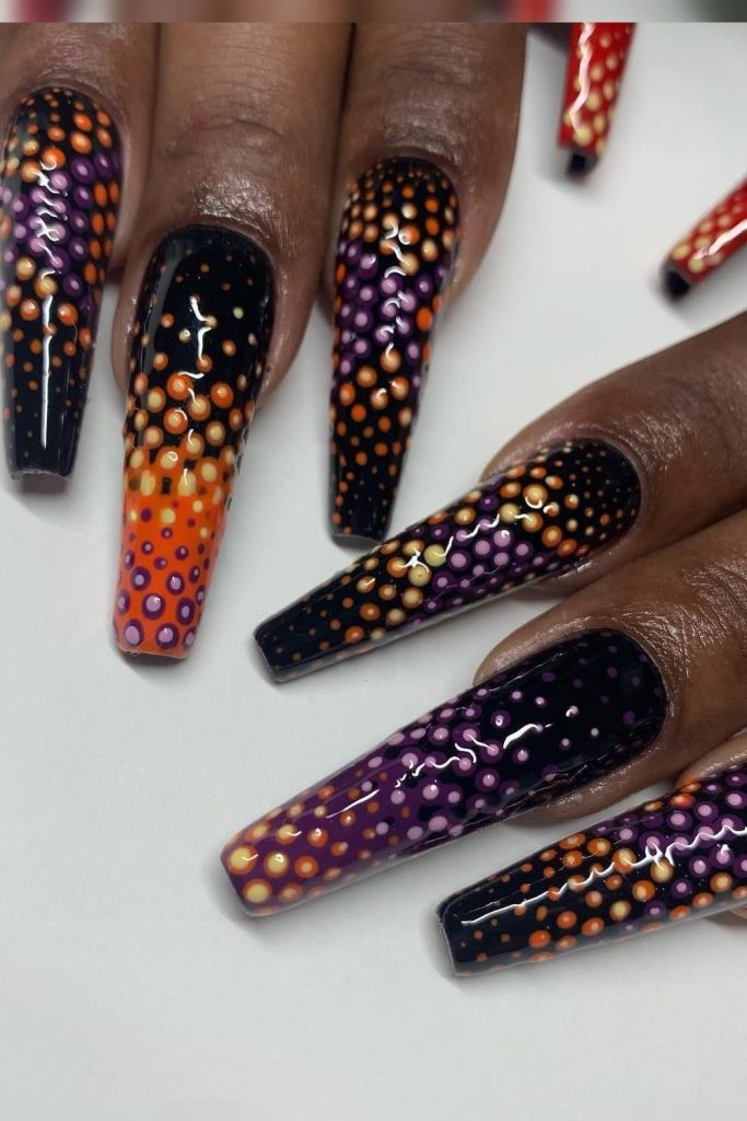 21 Striking Cyber Dot Nails For Your Inspiration