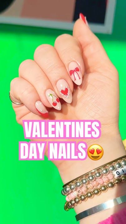 OMGEEEE these VALENTINES DAY NAILS are just too cute😍💘💅🏼#valentinesnails #nailart #nails