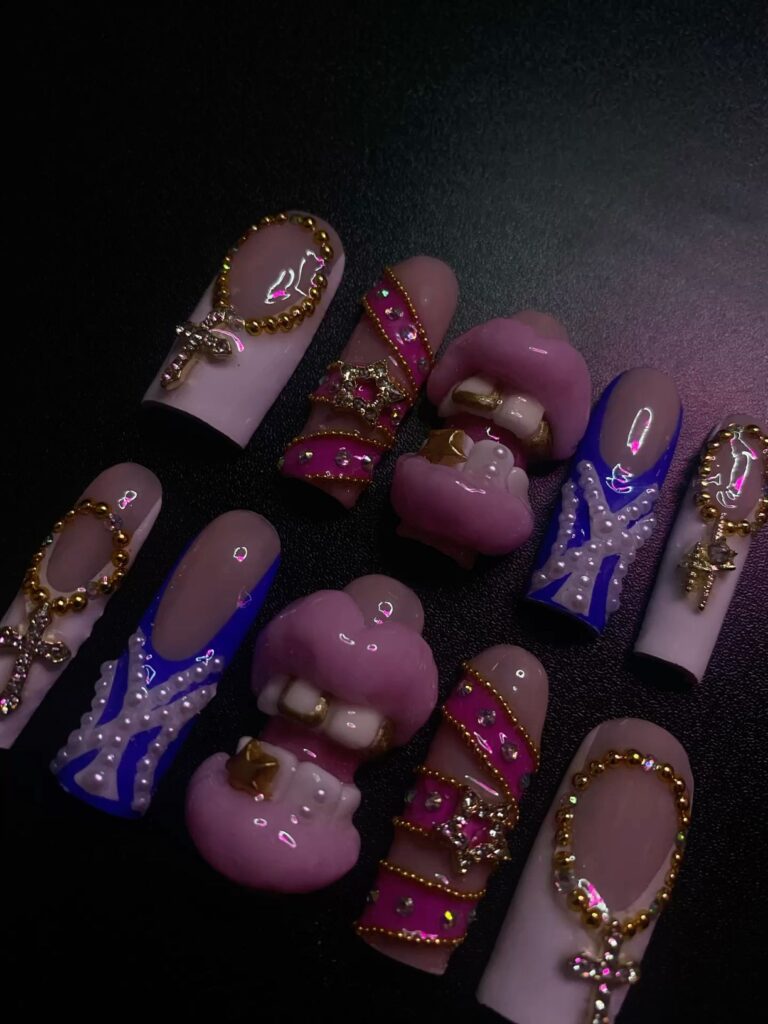 nails from @WARPEDPINK on insta!💘